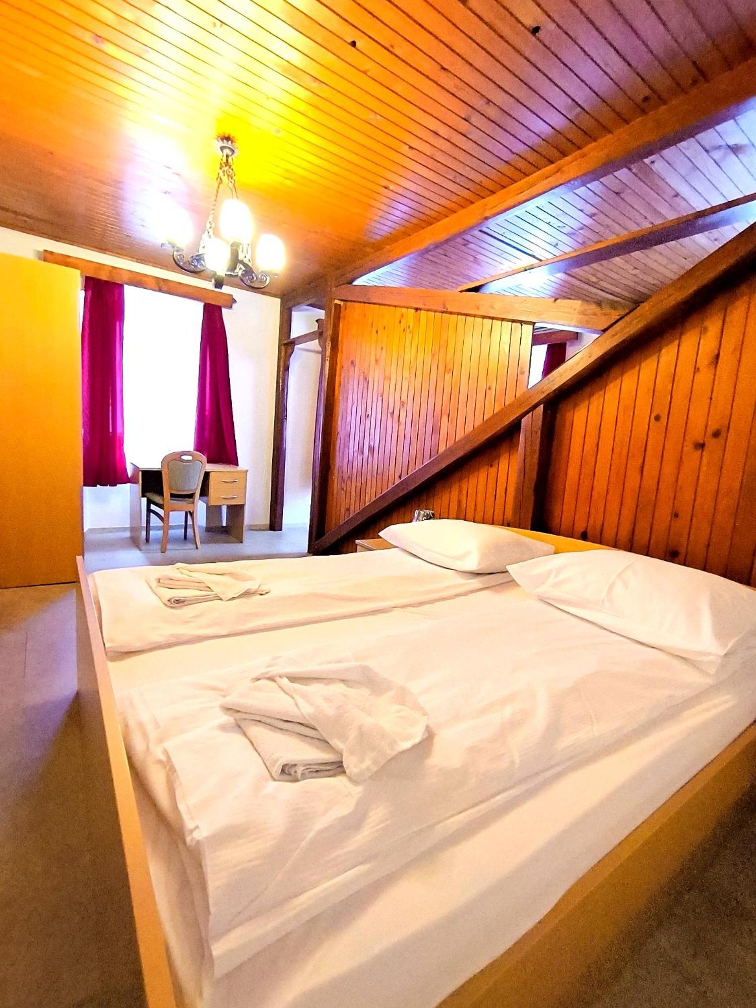 Guest House Gostisce Gacnk V Logu Cerkno Ngoại thất bức ảnh